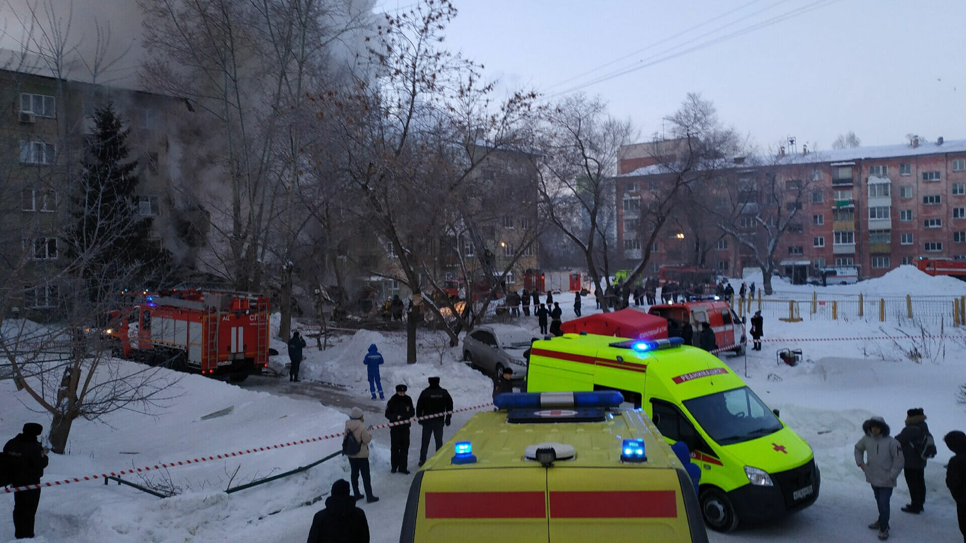 Взрыв в доме на ул.Линейной, 39 в Новосибирске