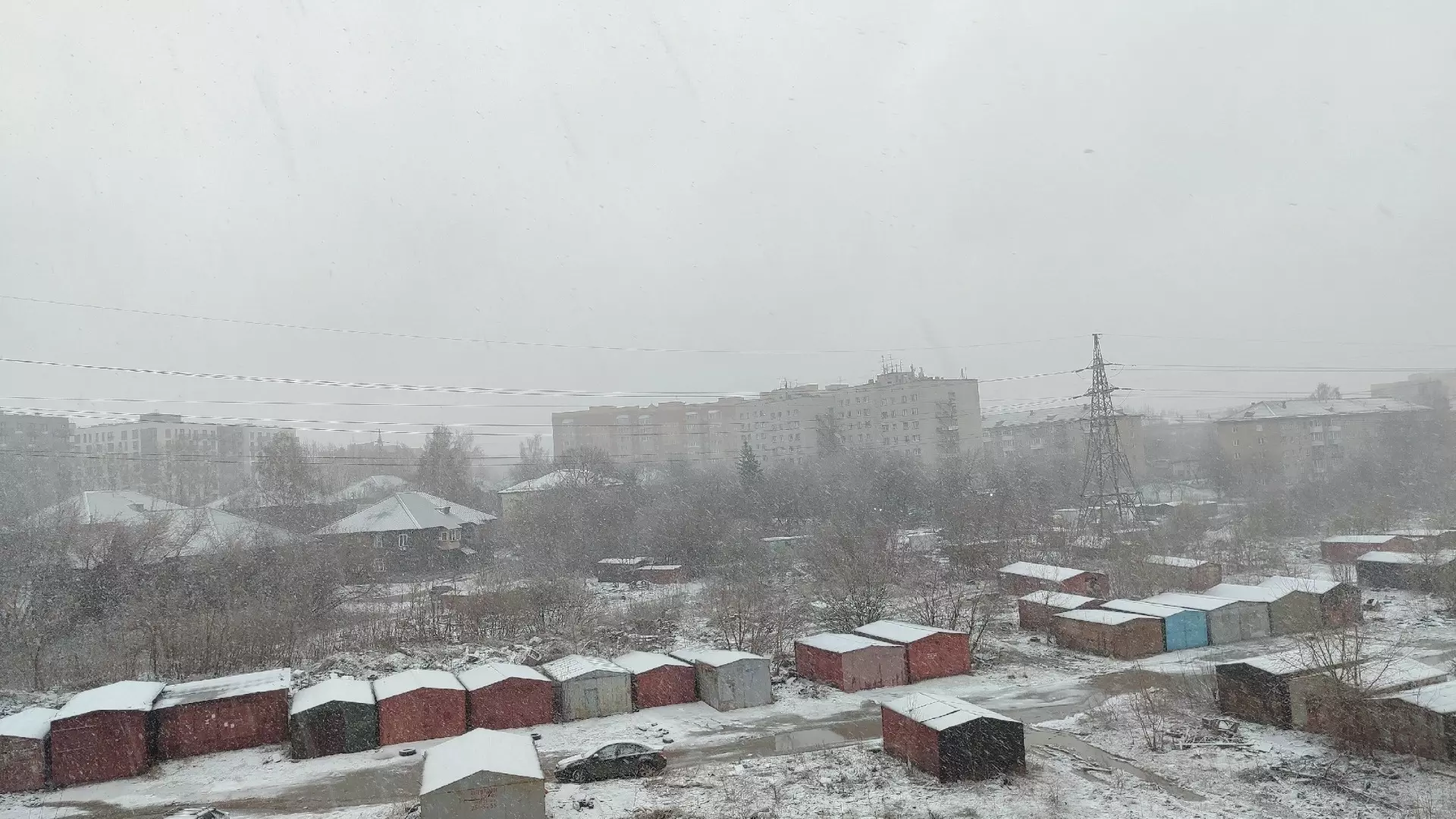 Снег неожиданно выпал в Новосибирске