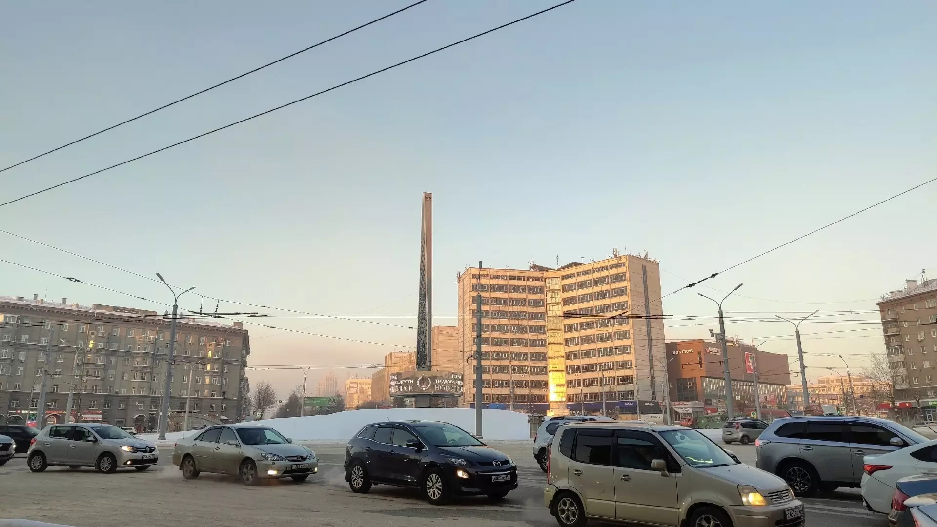 Стелу на площади Калинина отключат 3 мая в Новосибирске — что случилось?