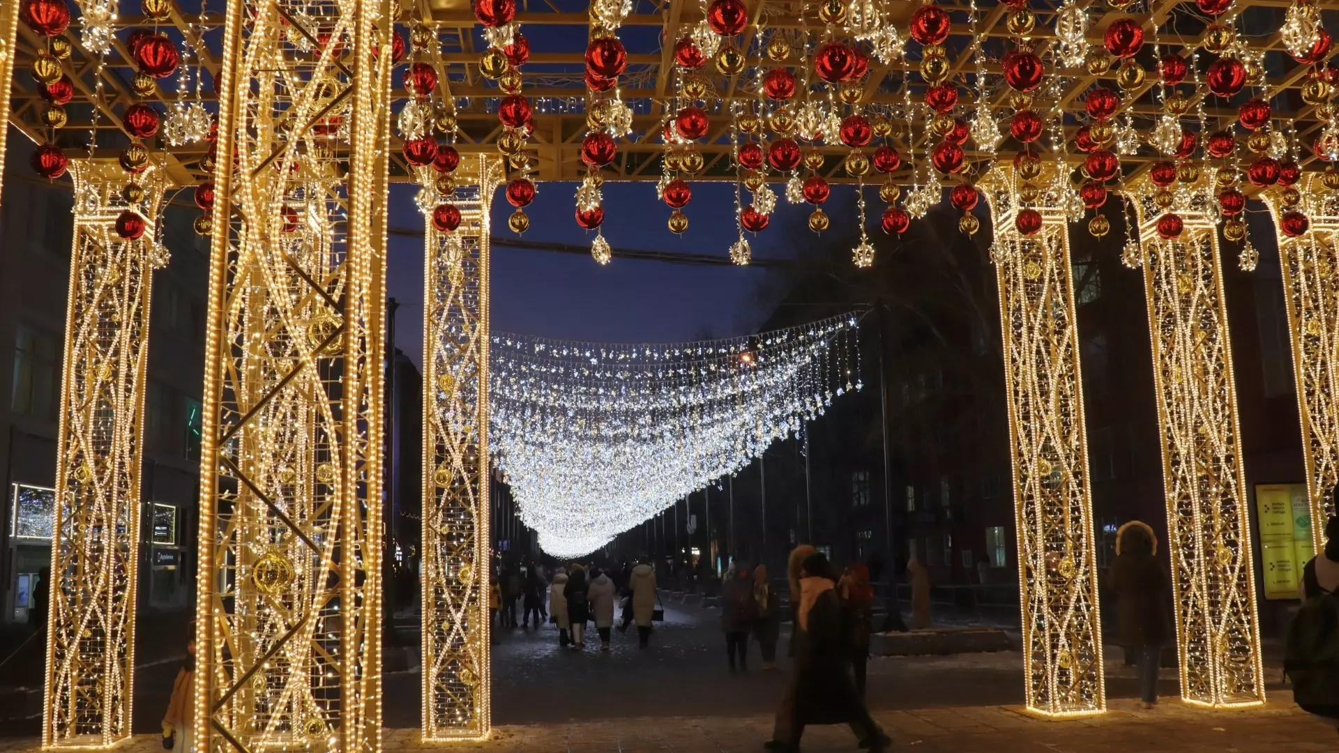 На Новый год в Новосибирске перекрывают улицу Ленина.