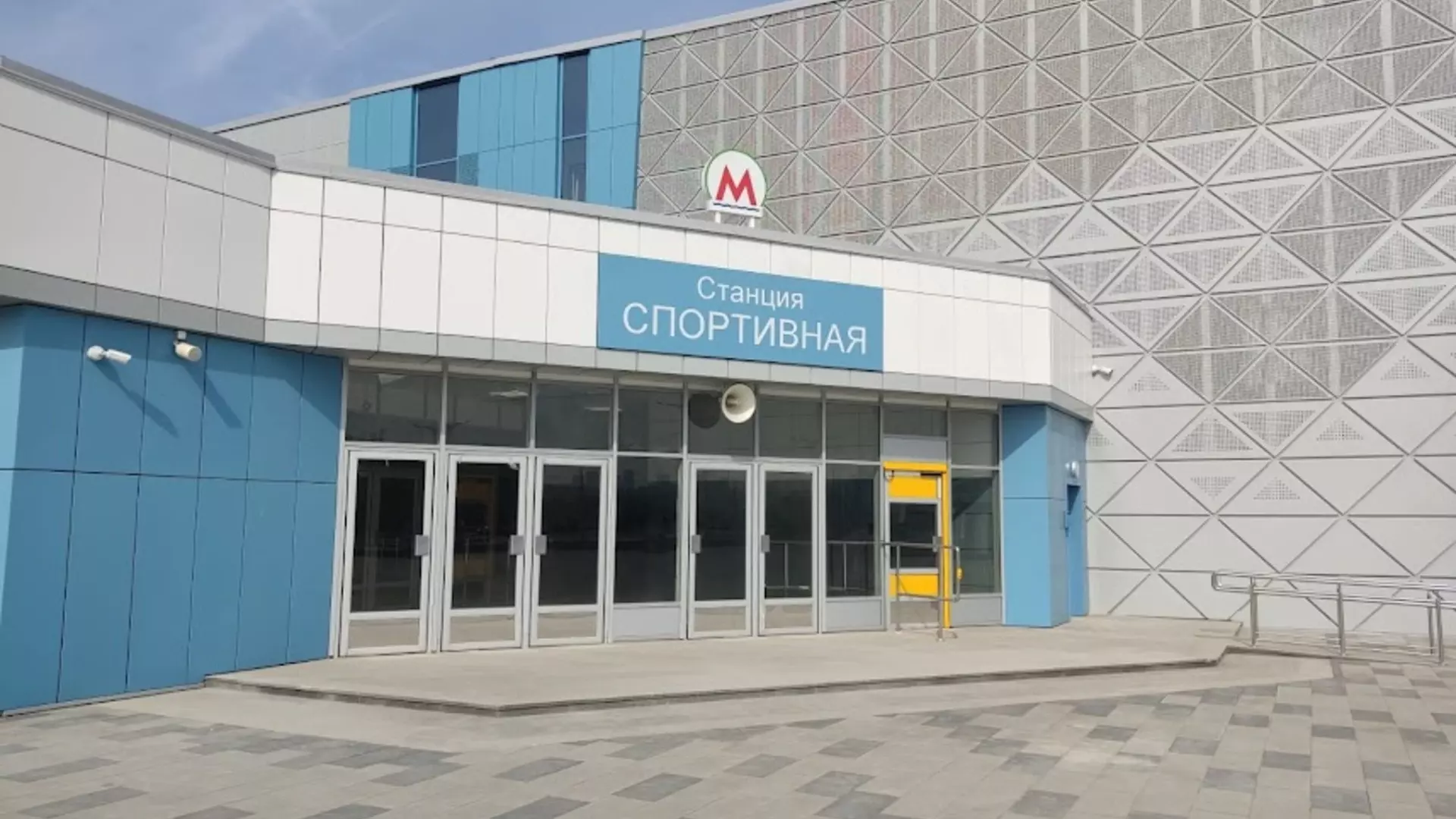 Андрей Травников раскритиковал мэрию Новосибирска за станцию «Спортивную»