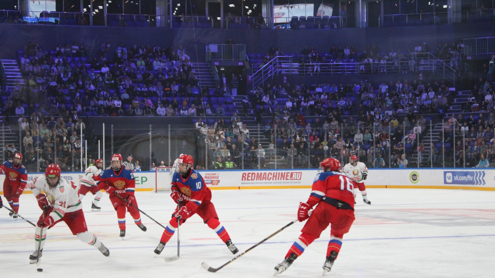 Первый хоккейный матч прошел в ЛДС "Сибирь-Арена"