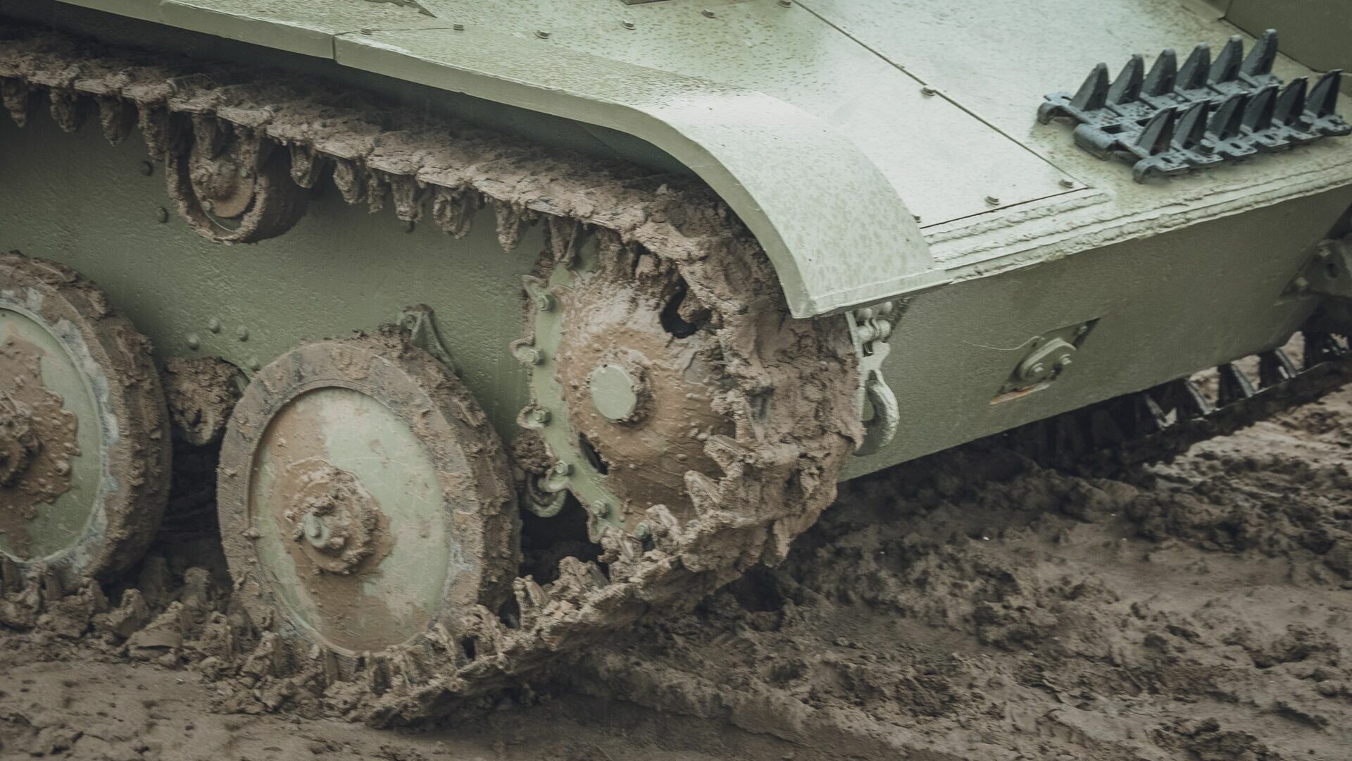 Мобилизованные танкисты прошли обширную подготовку к ведению танкового боя