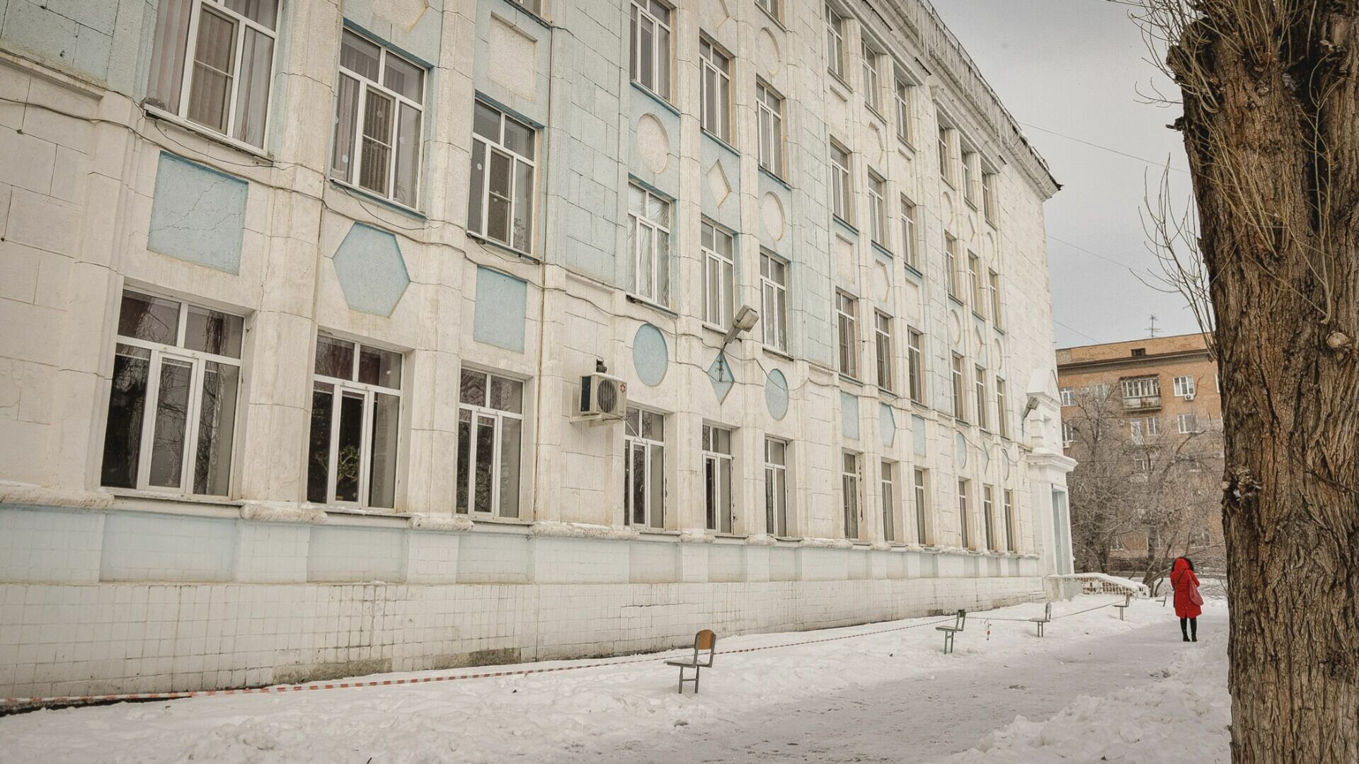 Крепкий мороз не позволил довести детей до школ в Новосибирской области