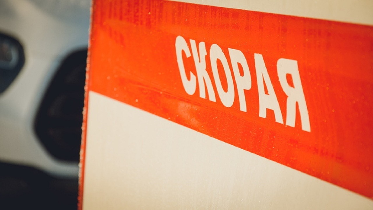 Таксист протаранил скорую помощь на Красном проспекте в центре Новосибирска