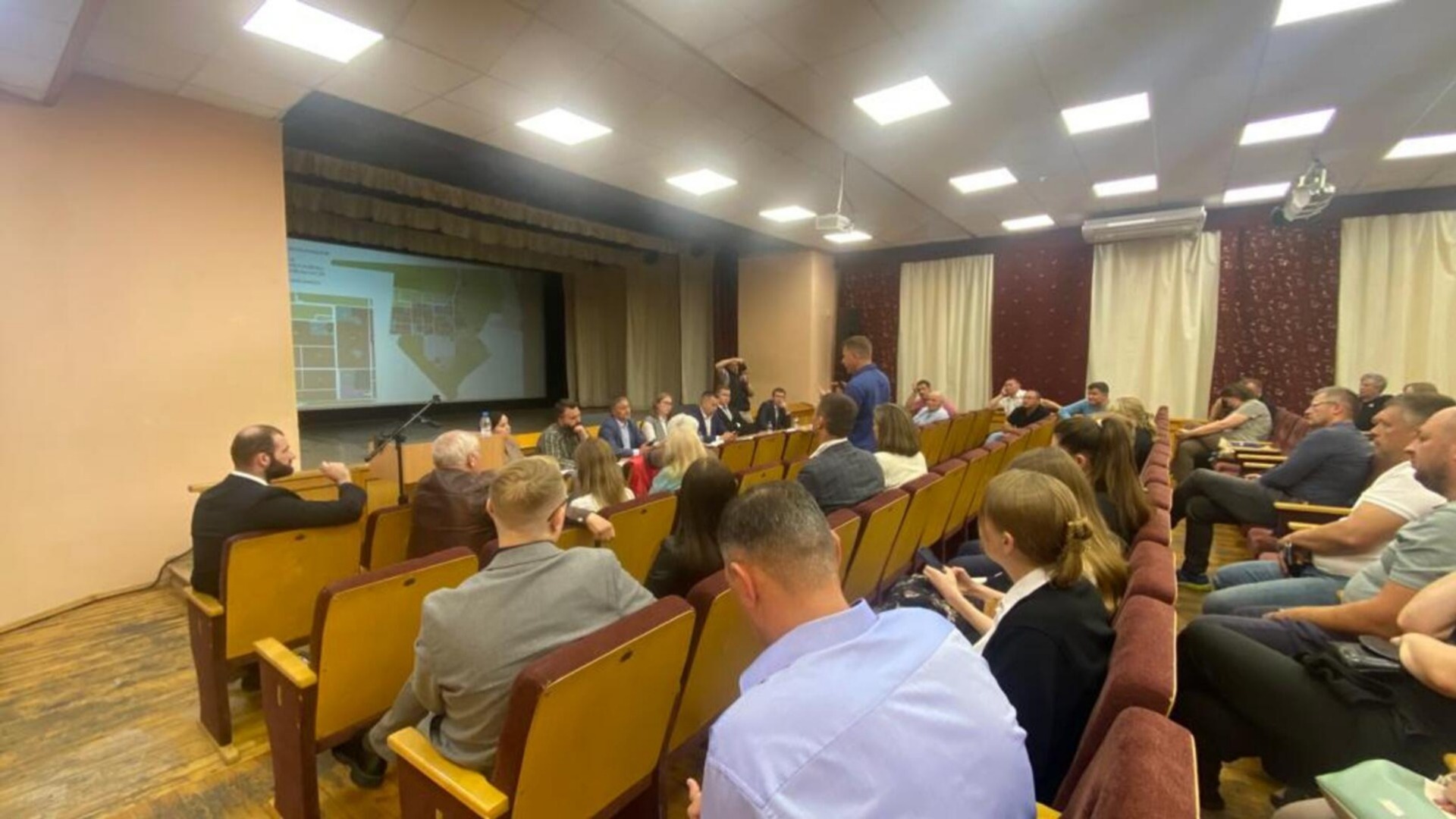 Публичные слушания в Краснообске по поводу проекта застройки ООО "Брусника", Новосибирский район