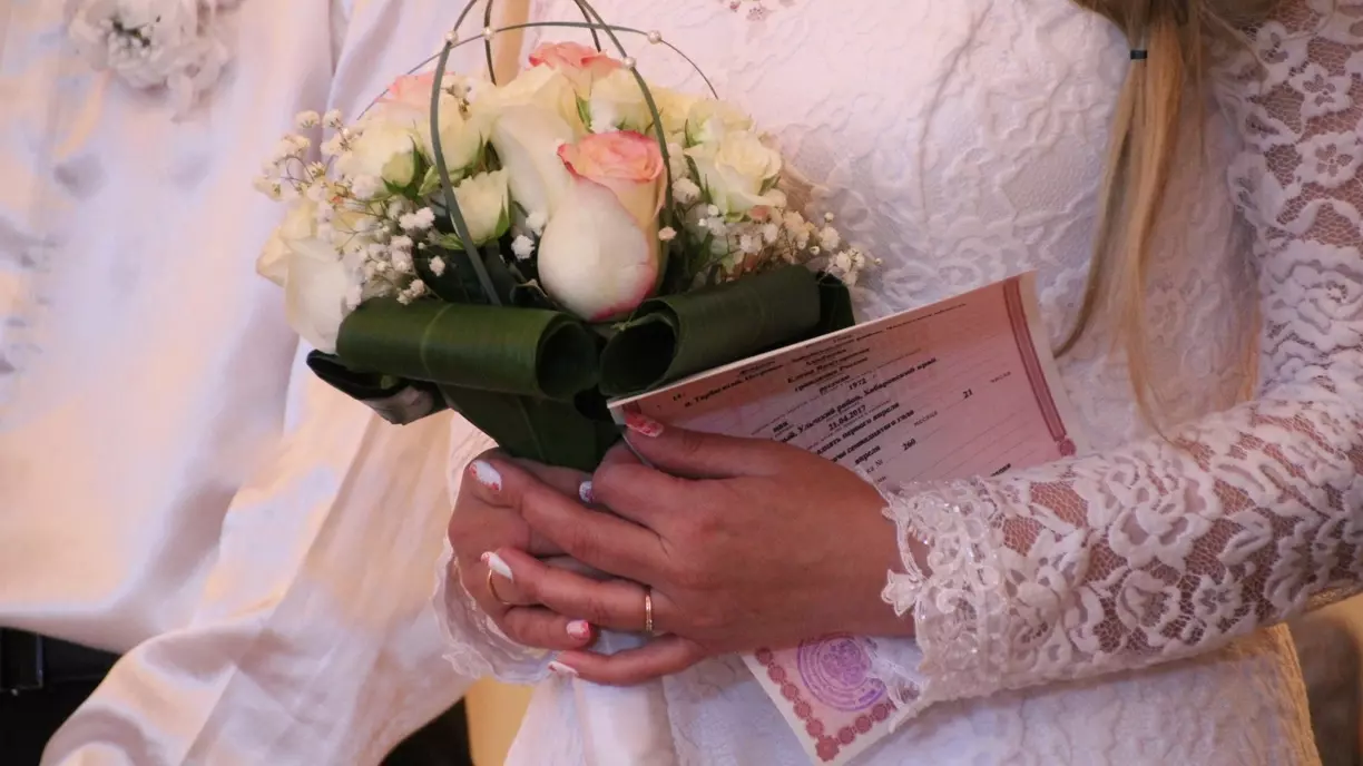 Молодожены в Новосибирске чаще играют свадьбы в 25 лет