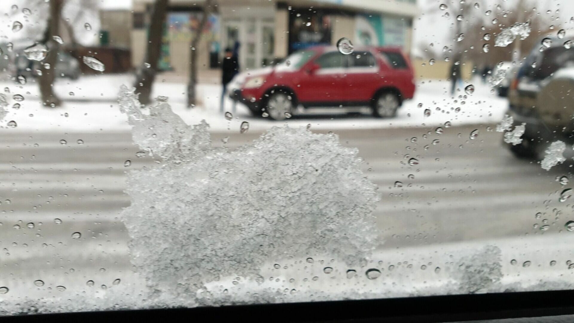 Морозная погода из окна автомобиля
