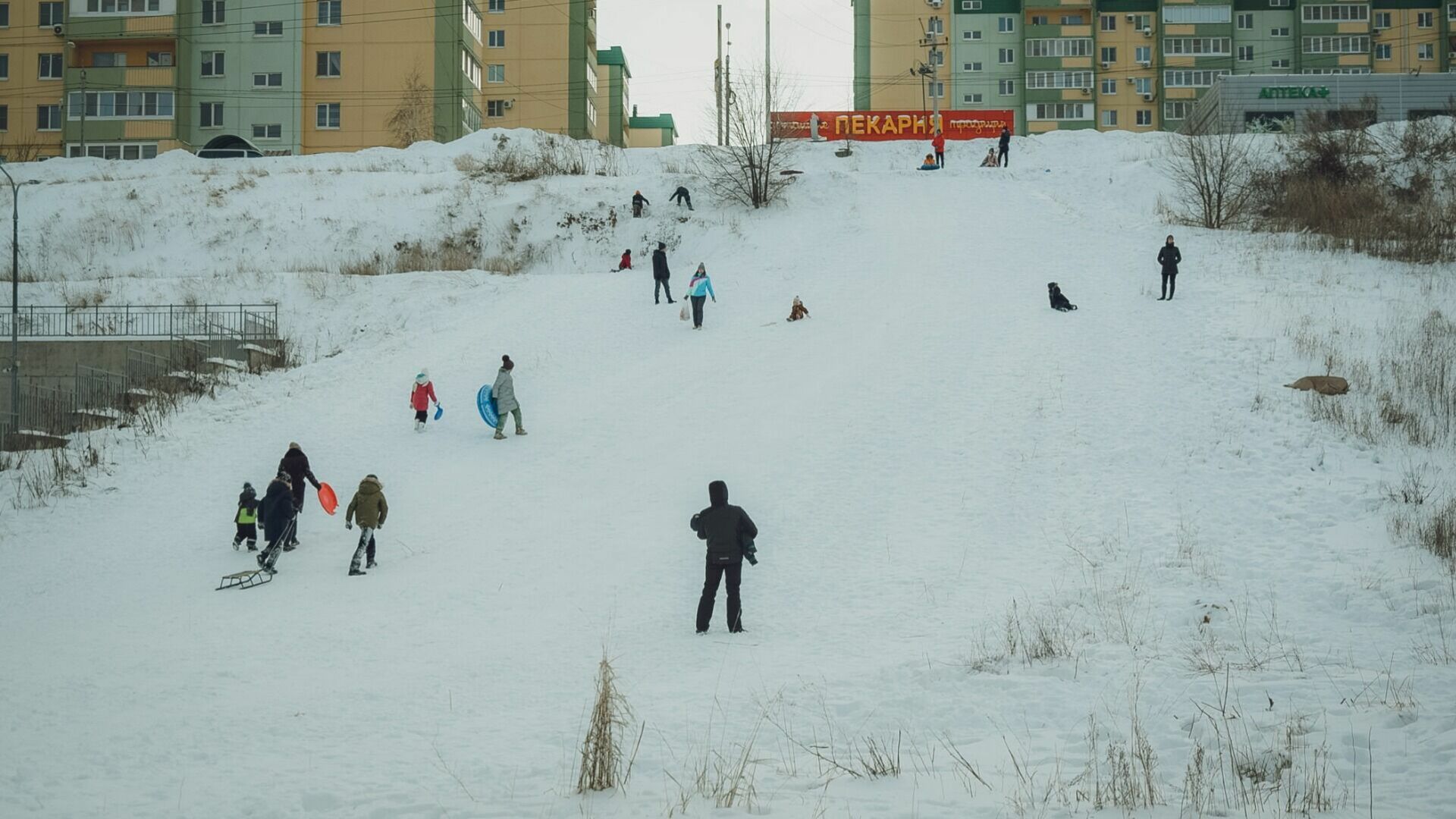 Декабрь 2022 года порадует жителей Новосибирска теплой и снежной погодой