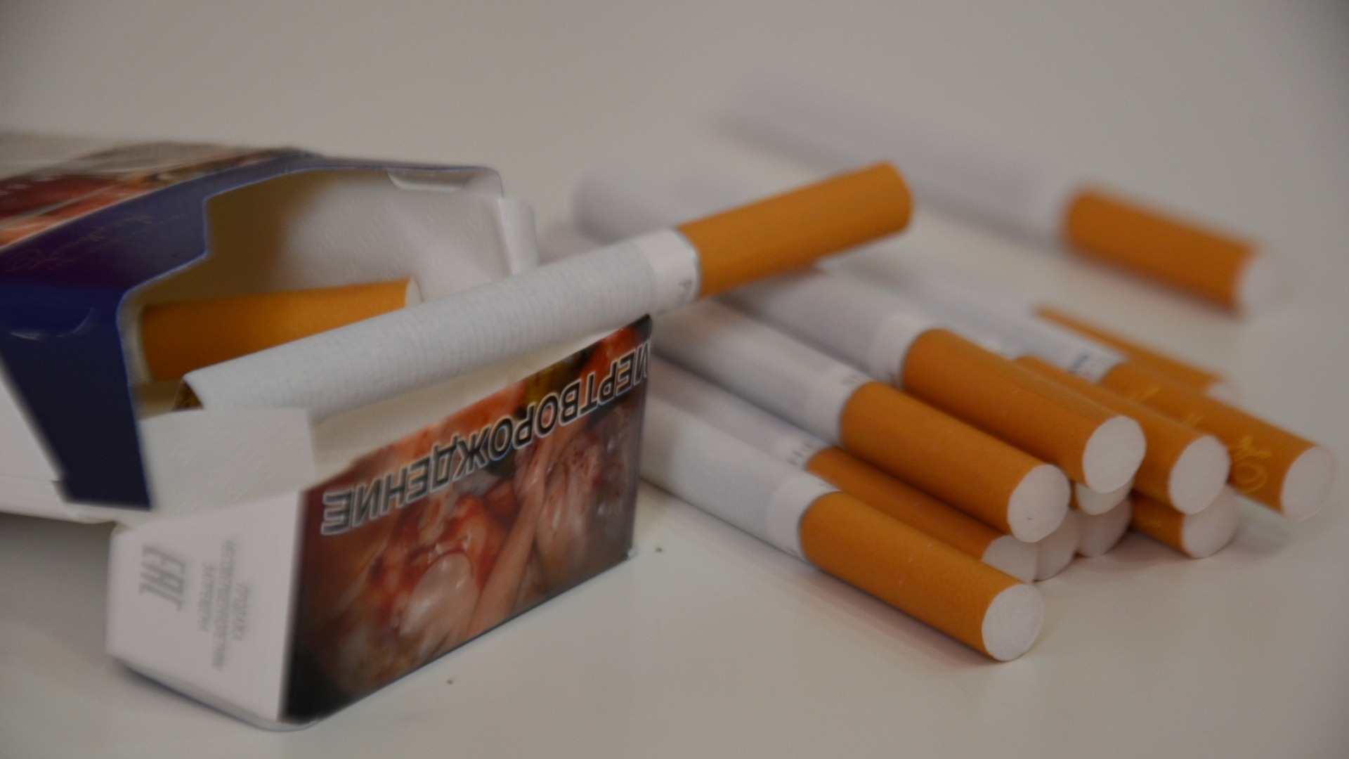 Нарколог из Новосибирска рассказала о вреде курения электронных сигарет 