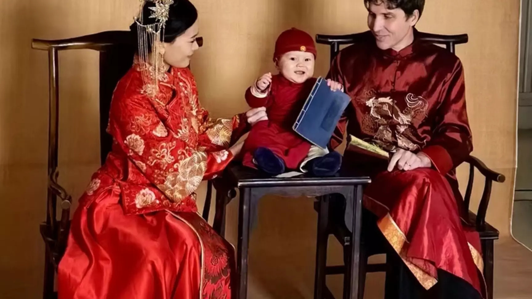В счастливом браке француза и китаянки родился сын Нео