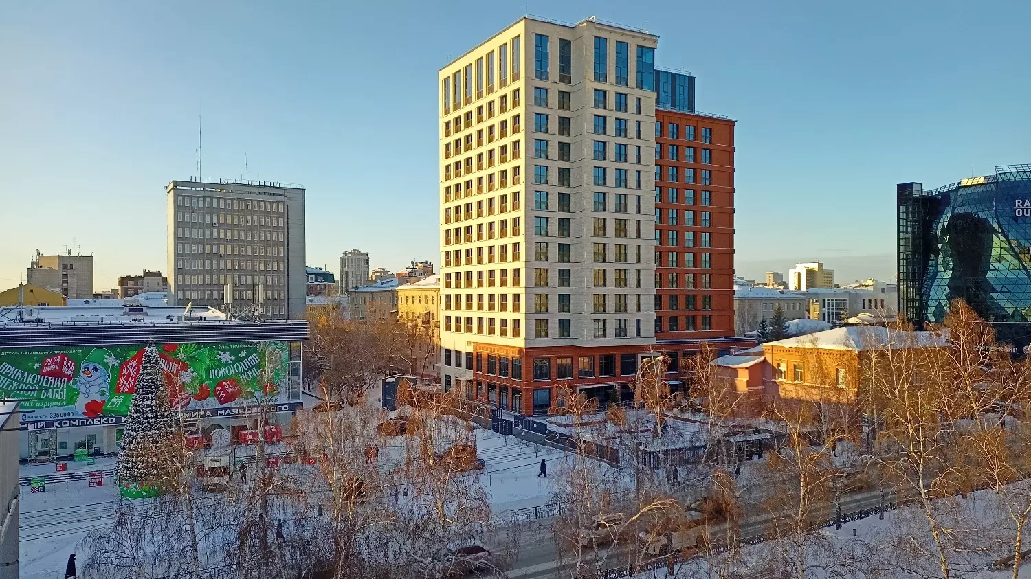 Комплекс «Маяковский» рекламируется в Новосибирске как элитные апартаменты или элитные клубные резиденции
