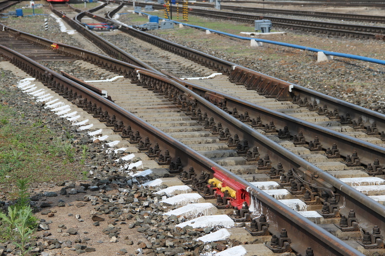 В Новосибирской области под колесами поезда погибла 90-летняя женщина