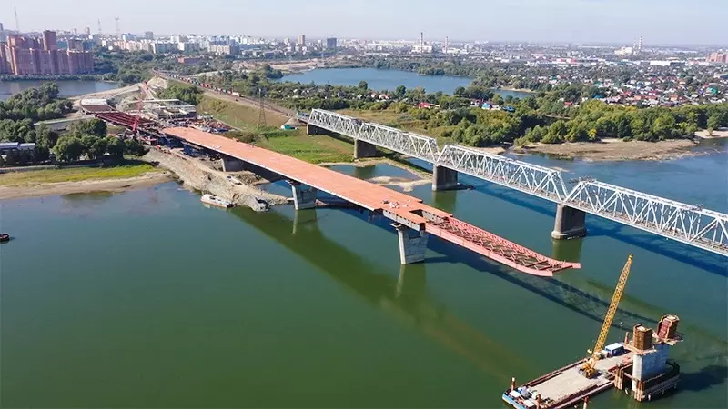 Пролётное строение моста смонтировано более чем на 40%