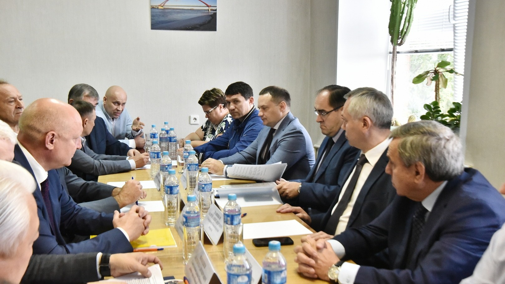 Проблемы водоотведения в Кировском районе Новосибирска обсудил губернатор Андрей Травников на совещании.