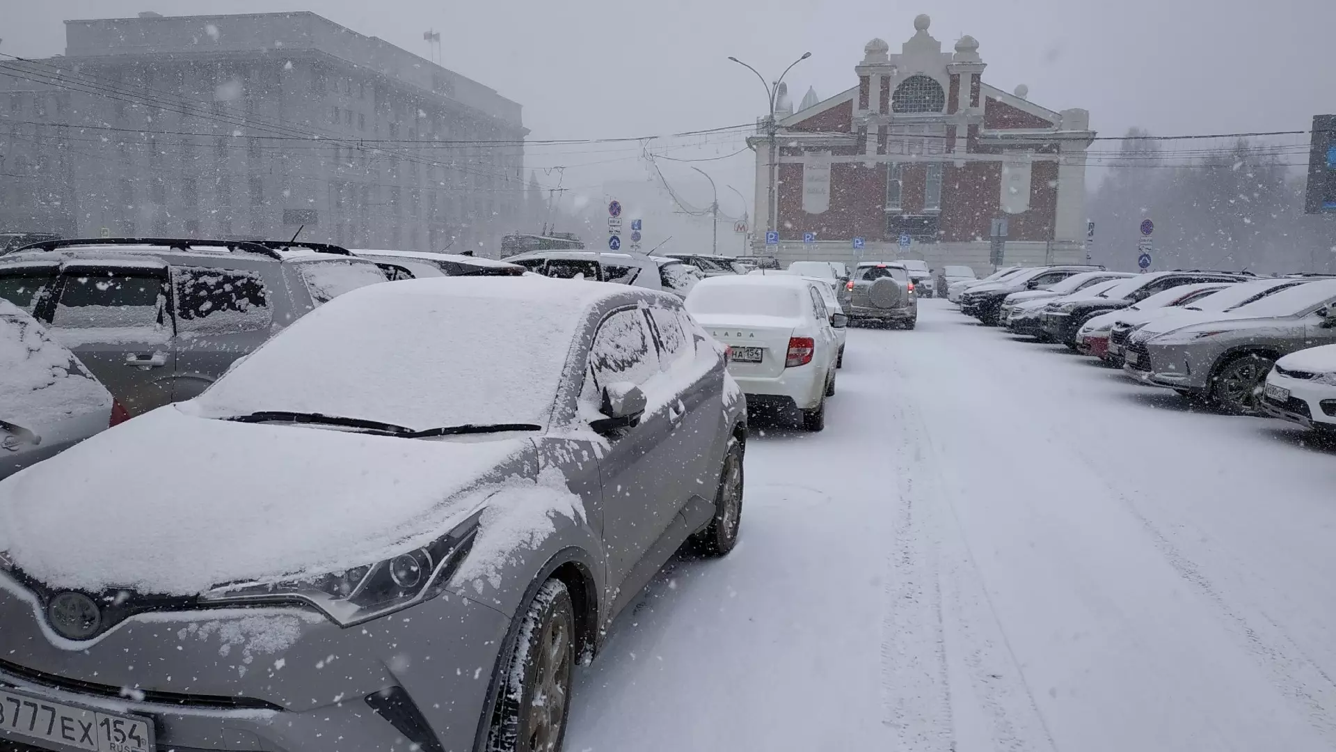 11-балльные пробки в снегопад предшествовали отставке начальника департамента транспорта Константина Васильева