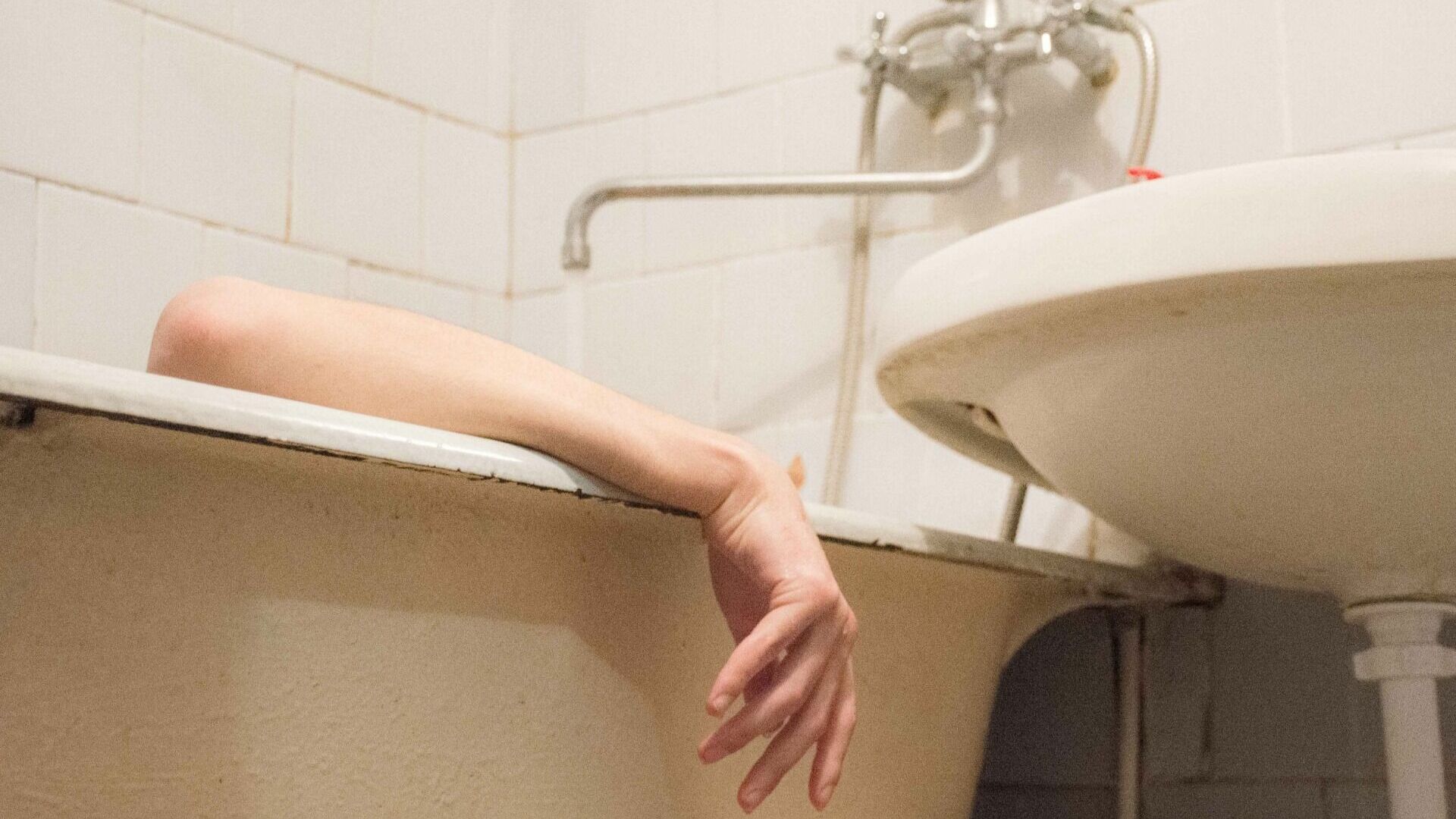 Девушку спасли от суицида в ванной в Новосибирске