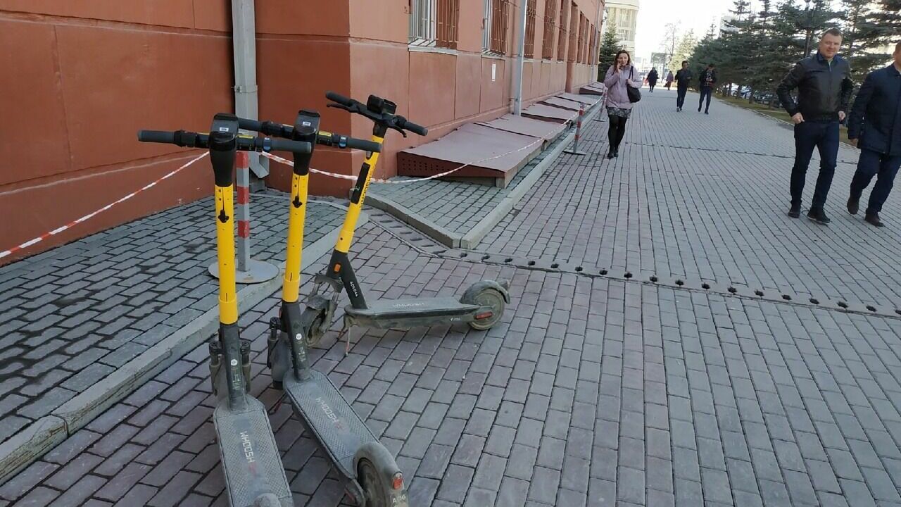 Жители Новосибирска с 8 ноября не смогут арендовать электросамокаты Whoosh