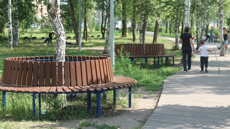 В Новосибирске парк у нового ЛДС готов на 63%