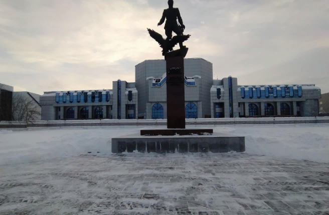 Памятник Покрышкину переносят в центр площади Маркса в Новосибирске