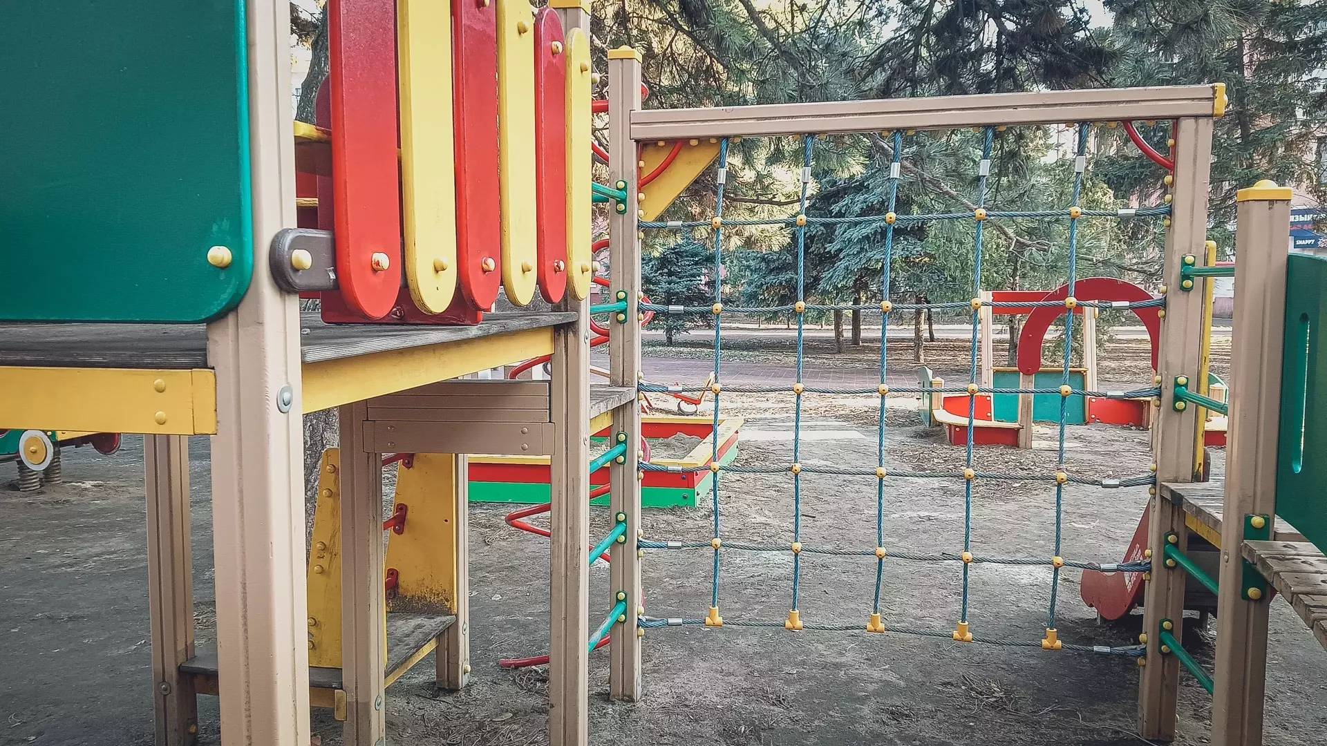 Соцсети облетела новость, что в Доволенском районе начали снос детских площадок