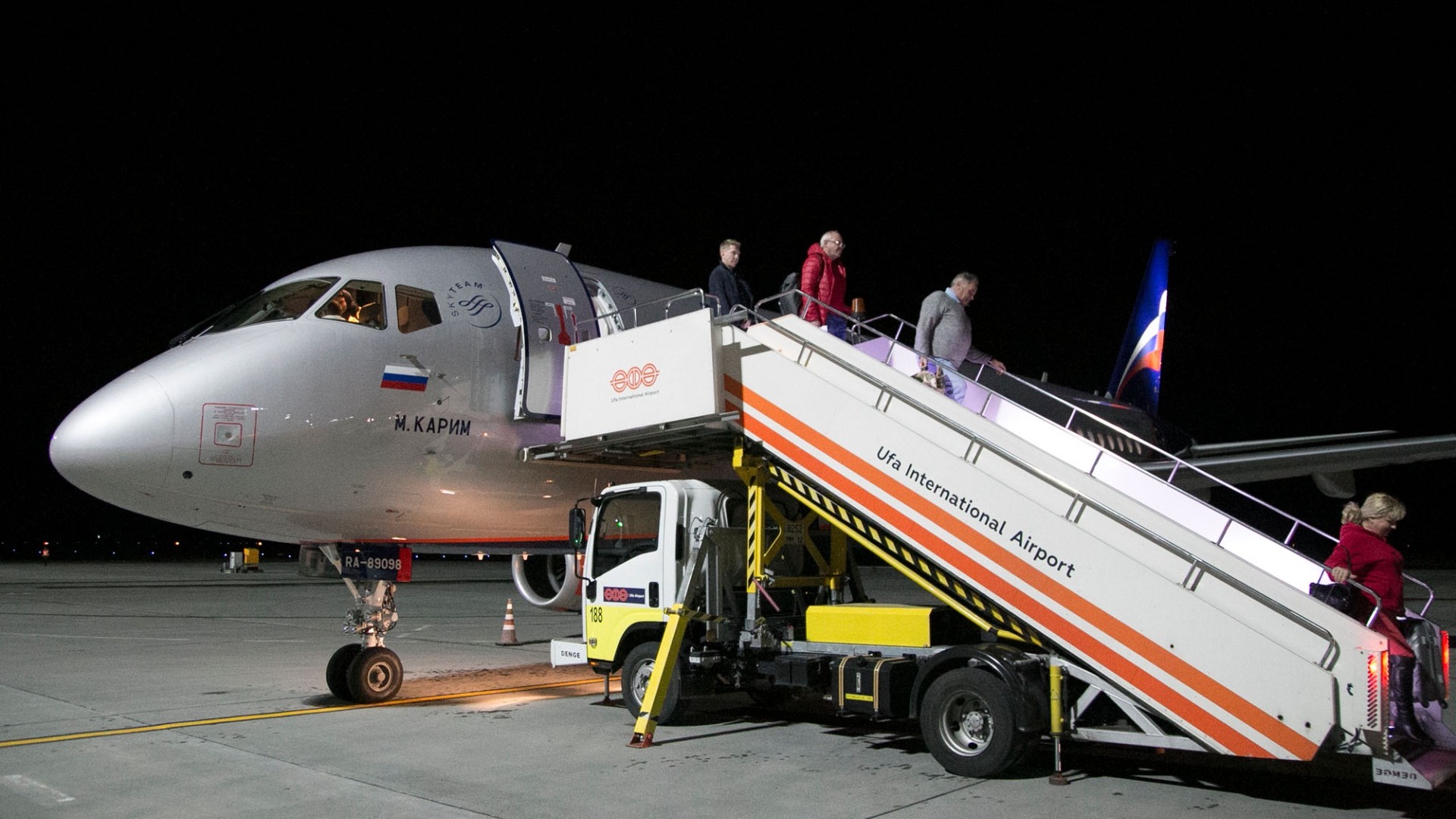 Пассажиру летевшего из Новосибирска самолета стало плохо на борту