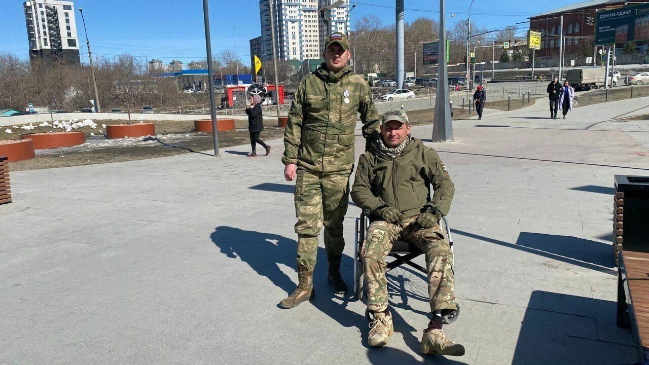 Егор Потребич и Константин Кропотов - участники спецоперации, фото сделано в Новосибирске.