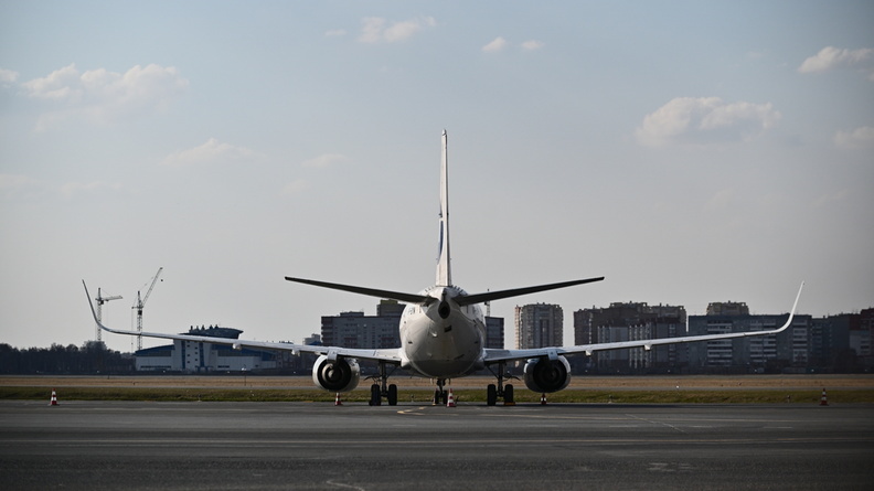 Самолет из Новосибирска совершил экстренную посадку в Иркутске
