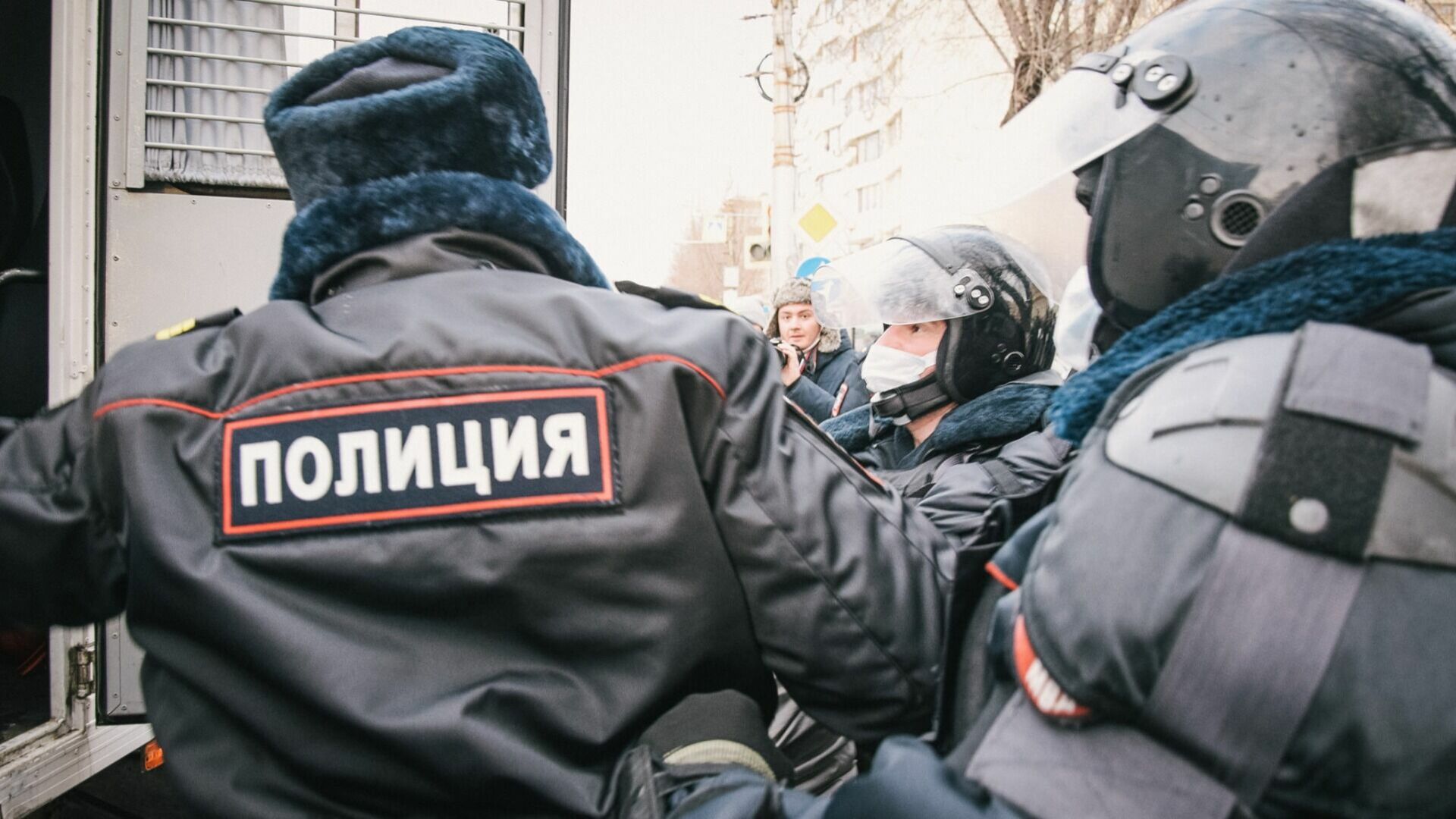 В Бердске задержали толпу подростков из «ЧВК Редан» в ТЦ