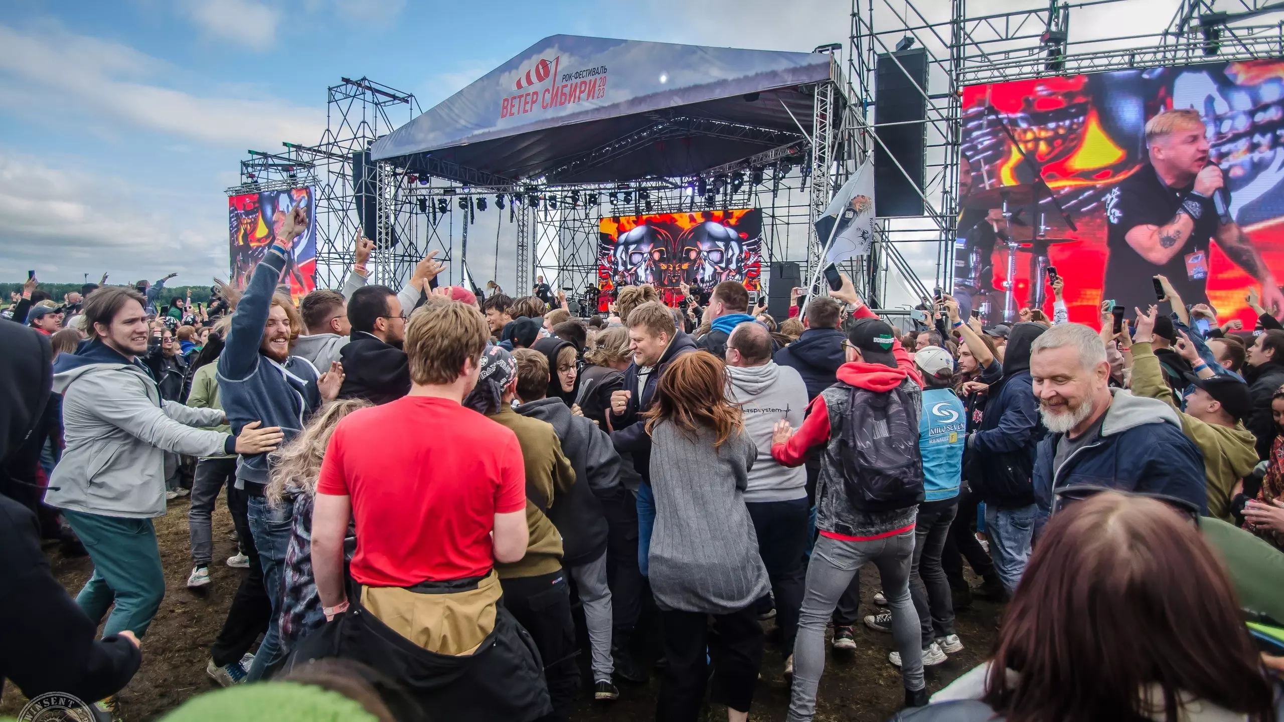Организаторов рок-фестиваля «Ветер Сибири» в Новосибирске завалили исками
