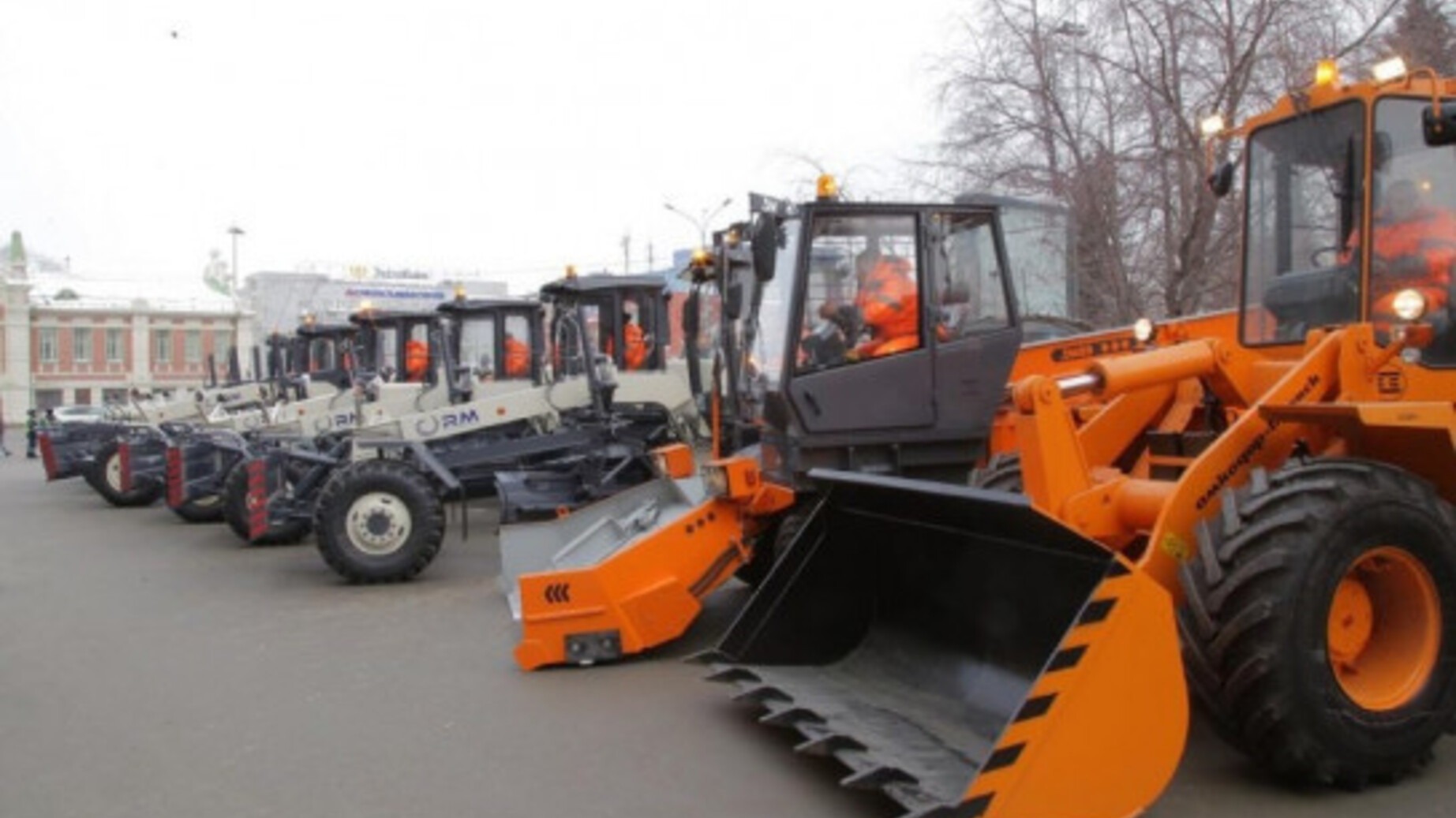 Подписано соглашение о покупке новой техники для уборки снега в Новосибирской области.