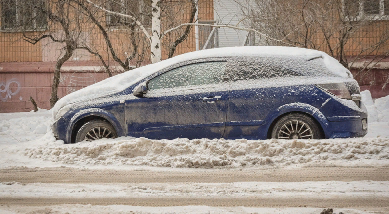 Женщина из Новосибирской области отсудила у ТСЖ за упавший на машину снег 299 тысяч