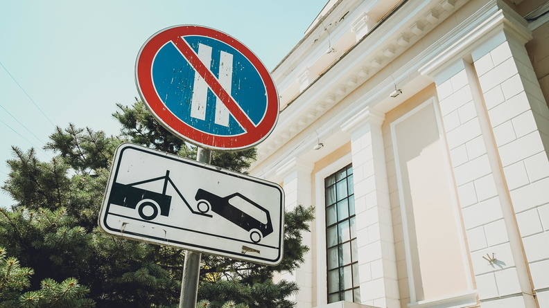 Парковку на площади Калинина в Новосибирске запретили с 17 июня