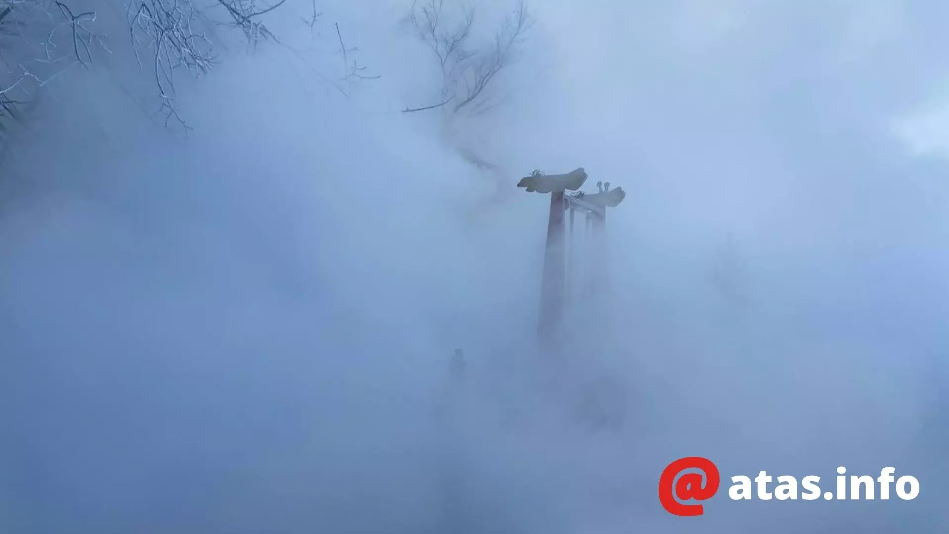 Туманы в месте прорыва теплосетей в Новосибирске.