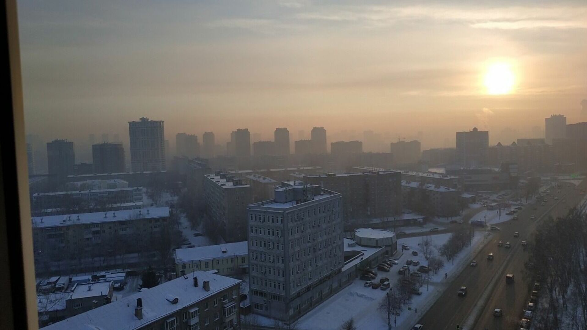 Сильные морозы в новосибирске. Новосибирск зимой. Утро в Новосибирске. Черное небо Новосибирск. Загрязнение воздуха в Новосибирске.