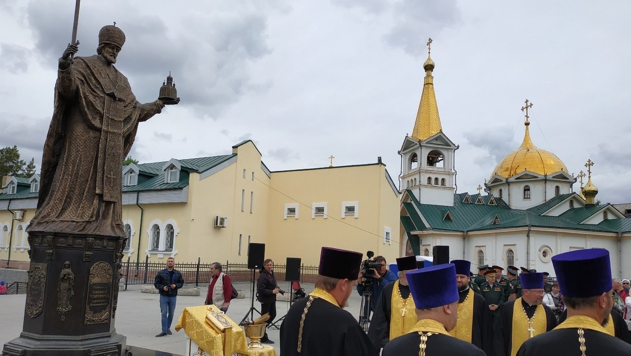 Парковку ликвидировали для установки памятника Николаю Чудотворцу