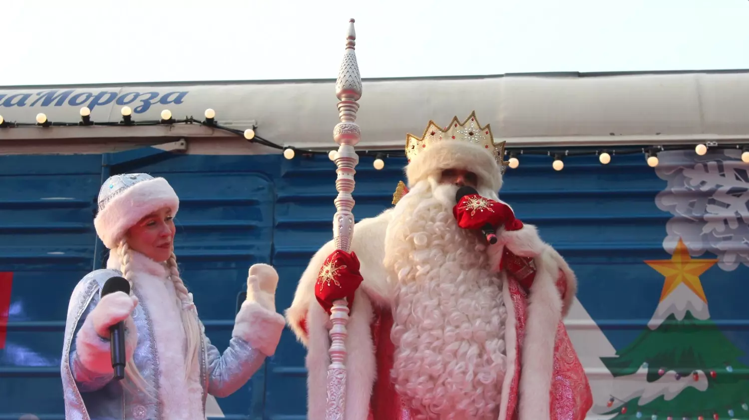 Дед Мороз поздравляет новосибирцев