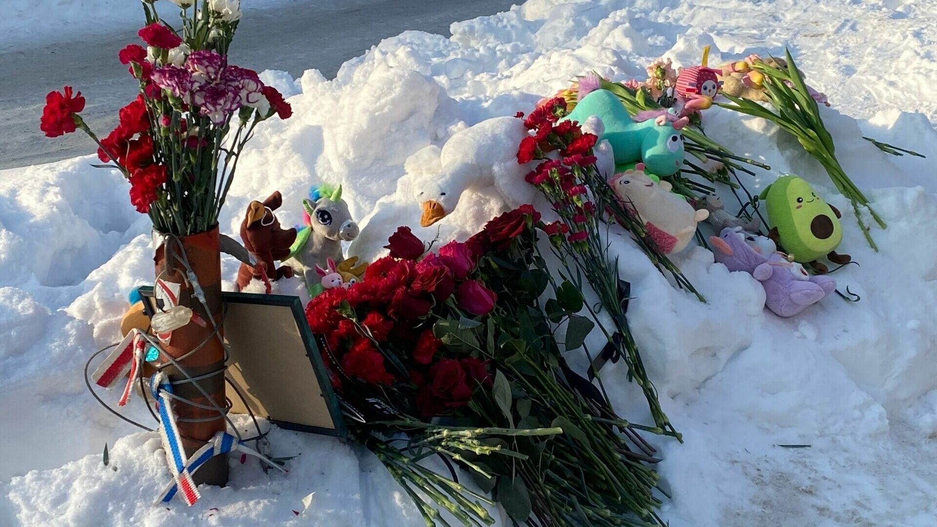 Начались похороны погибших 9 февраля в Новосибирске при взрыве дома на Линейной.