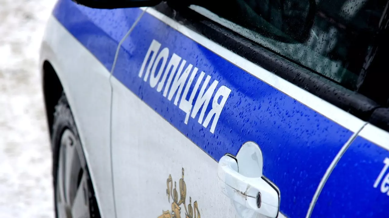Мужчина на черной «Хонде» похитил девушку в Новосибирске
