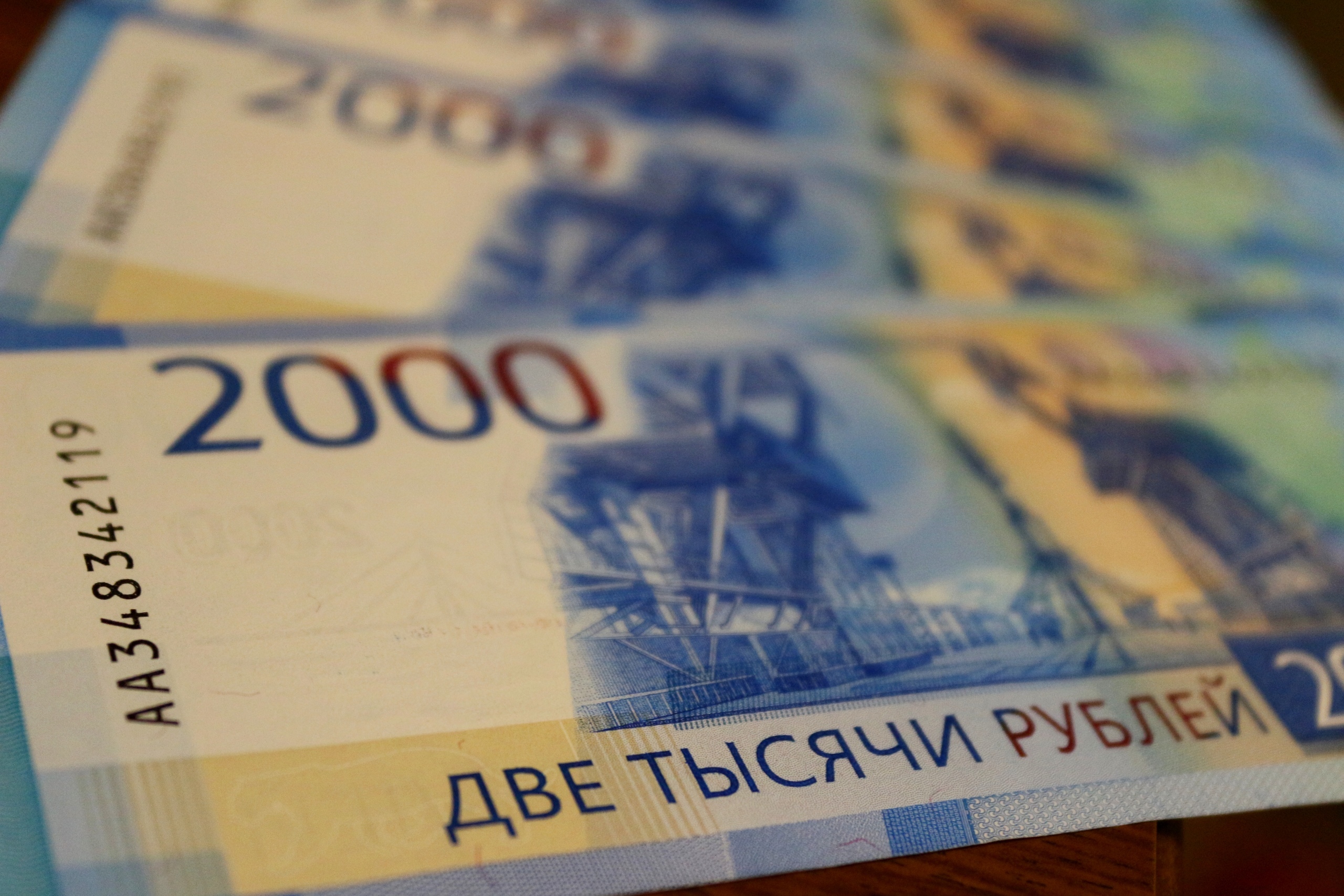 Аферистка из Новосибирска обманывала пенсионерок, вручая им деньги из банка приколов