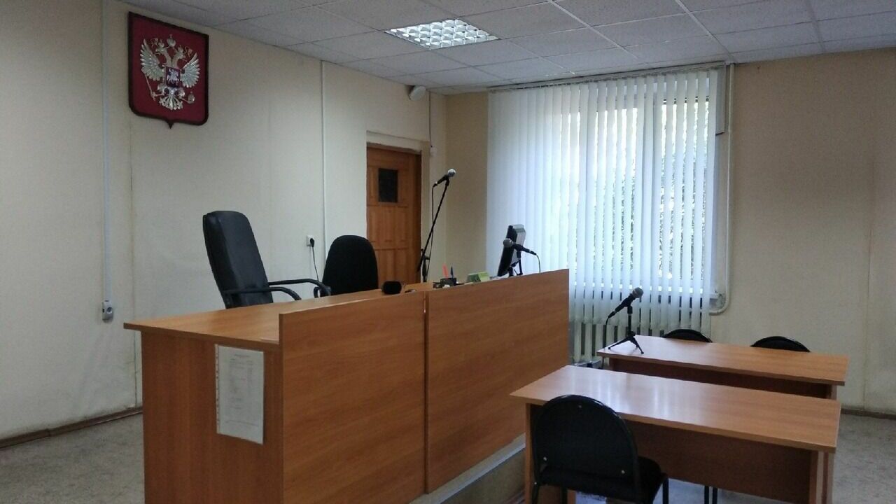 Суд Новосибирска огласил приговор 43-летнему продавцу фиктивных стульев