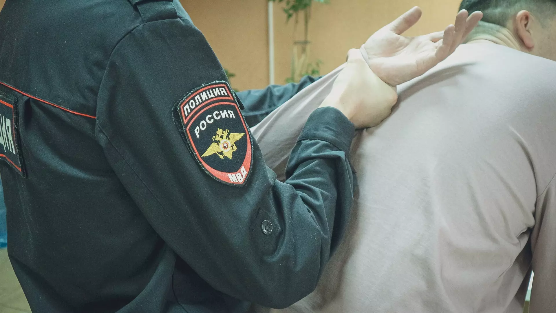 Над новосибирцем издевались правоохранители 