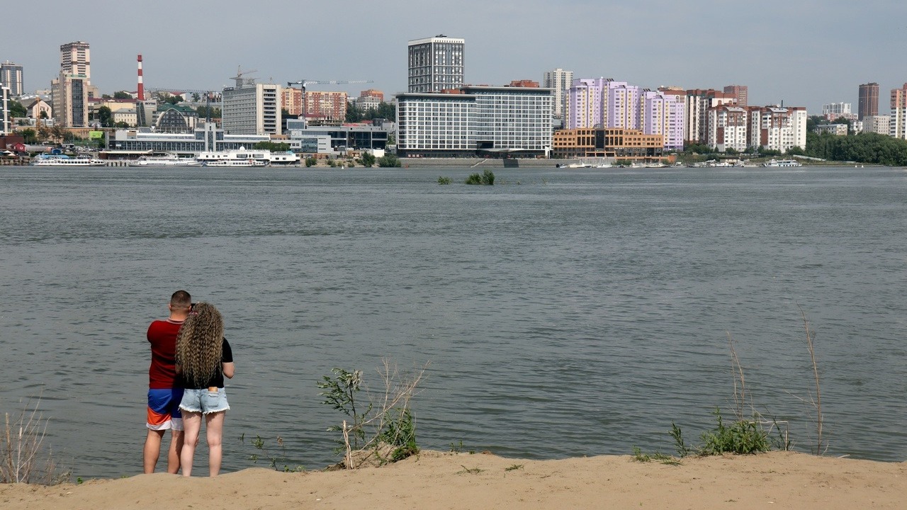В Новосибирске вода в Оби опустилась ниже критической отметки