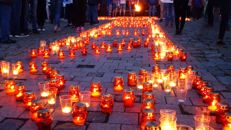 5 тысяч новосибирцев зажгли свечи в память о погибших в ВОВ