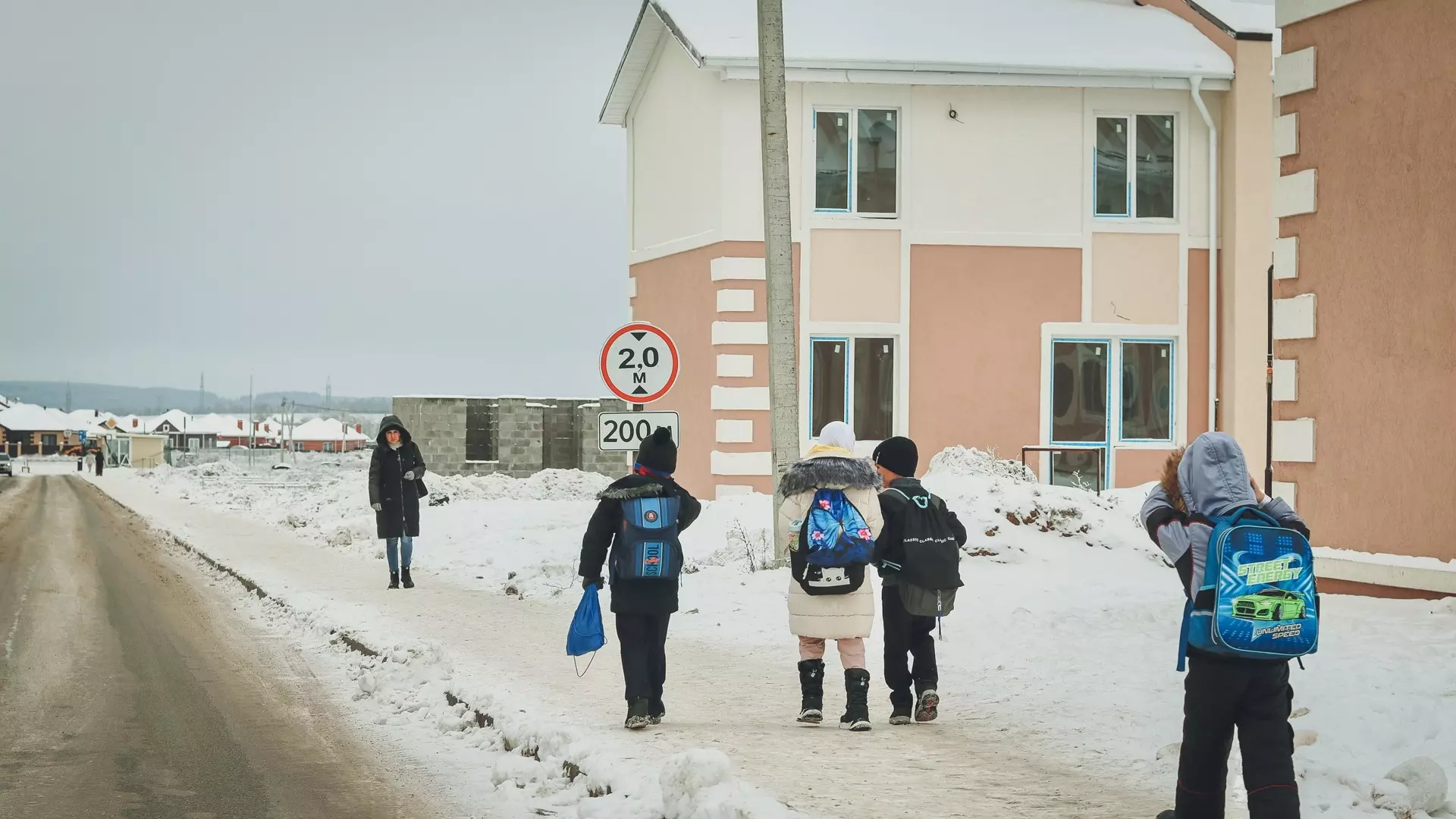 Директора новосибирской школы оштрафовали на 3 тысячи рублей за холод в классах