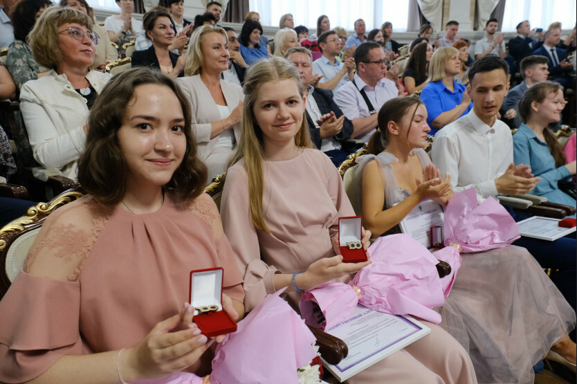 Награждение 100-балльников по итогам ЕГЭ 2022 в Новосибирске