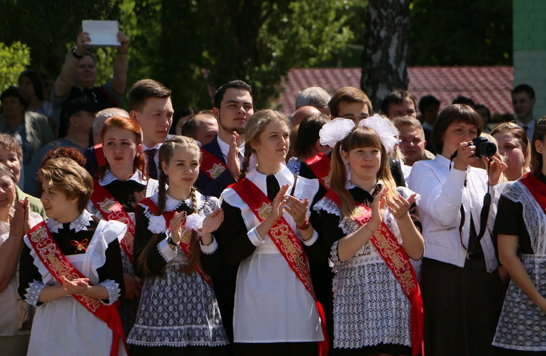 Выпускники попрощаются со школой на последнем звонке в Новосибирске 25 мая