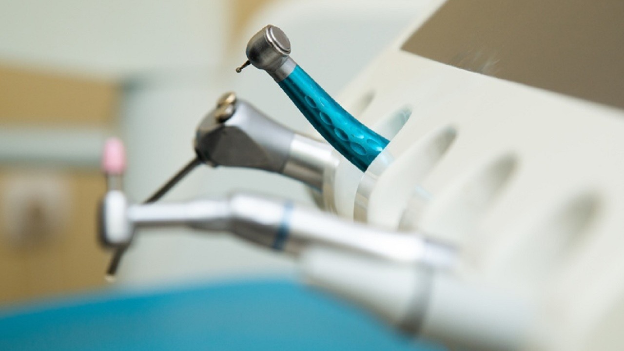 Приставы заставили Болотнинскую ЦРБ закупить стоматологические аппараты
