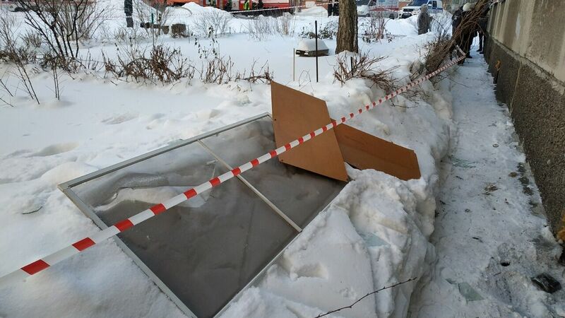 В Новосибирске взрывная волна выбила стекла в соседнем доме на Линейной