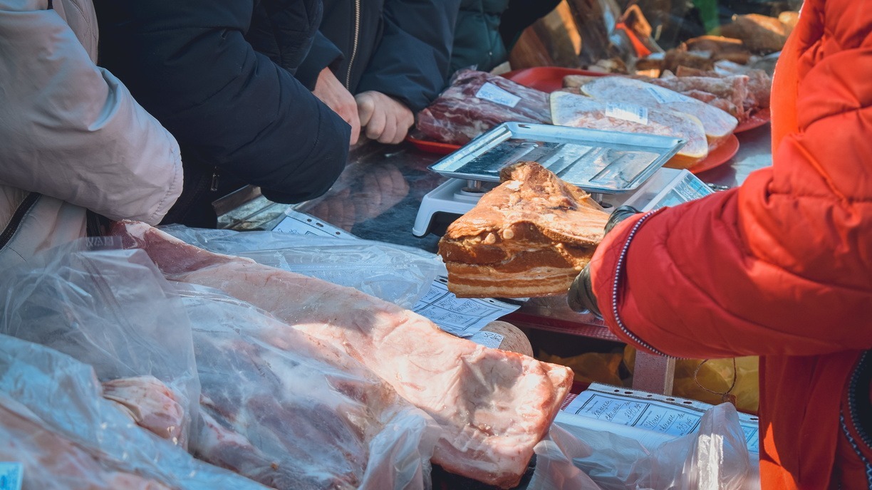 Уличная торговля мясом